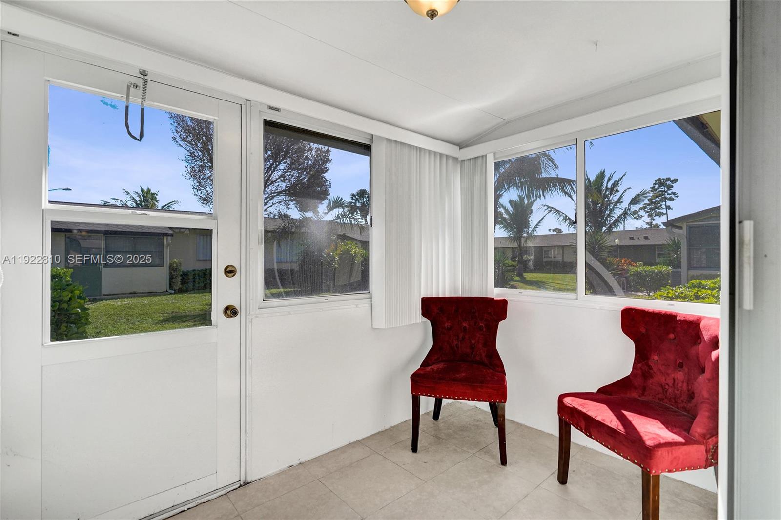 CRESTHAVEN VILLAS CONDO 2 - Residential