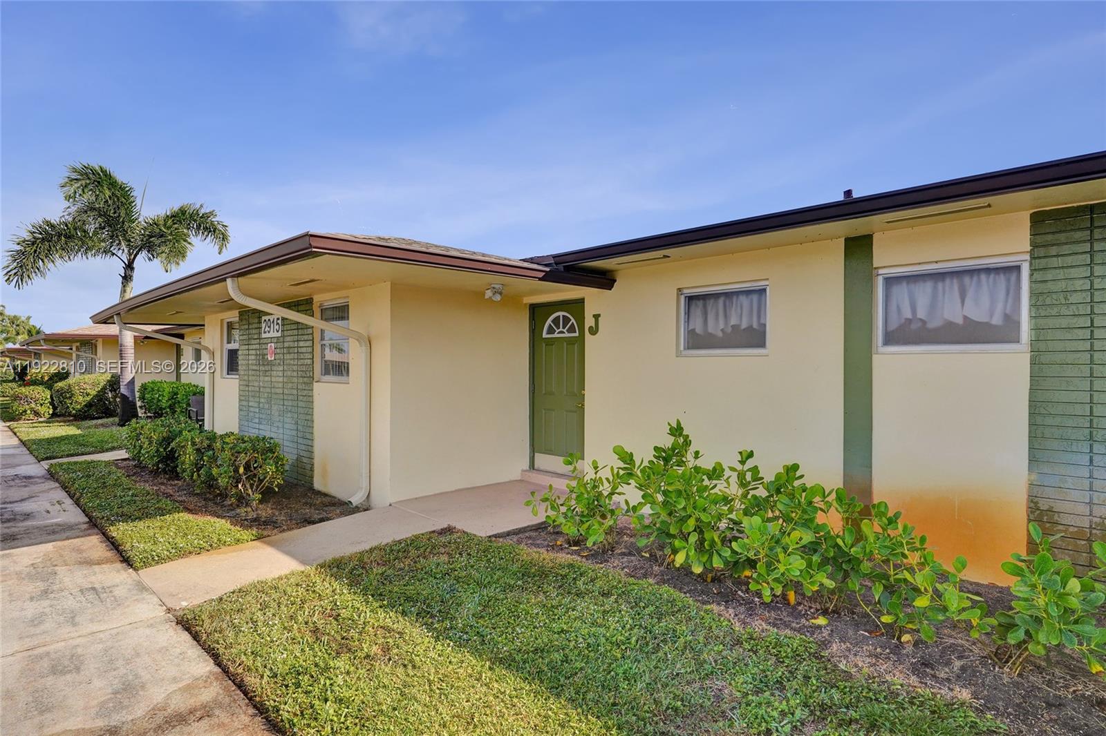 CRESTHAVEN VILLAS CONDO 2 - Residential