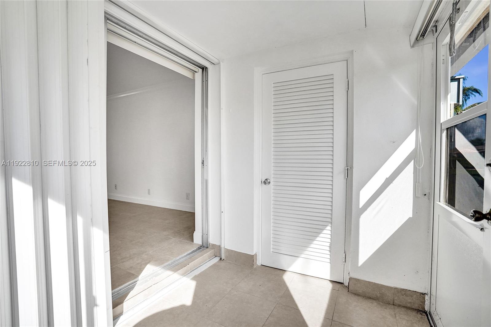 CRESTHAVEN VILLAS CONDO 2 - Residential