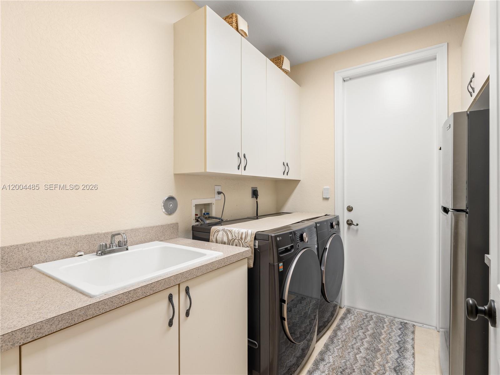 RIVERSTONE - Residential