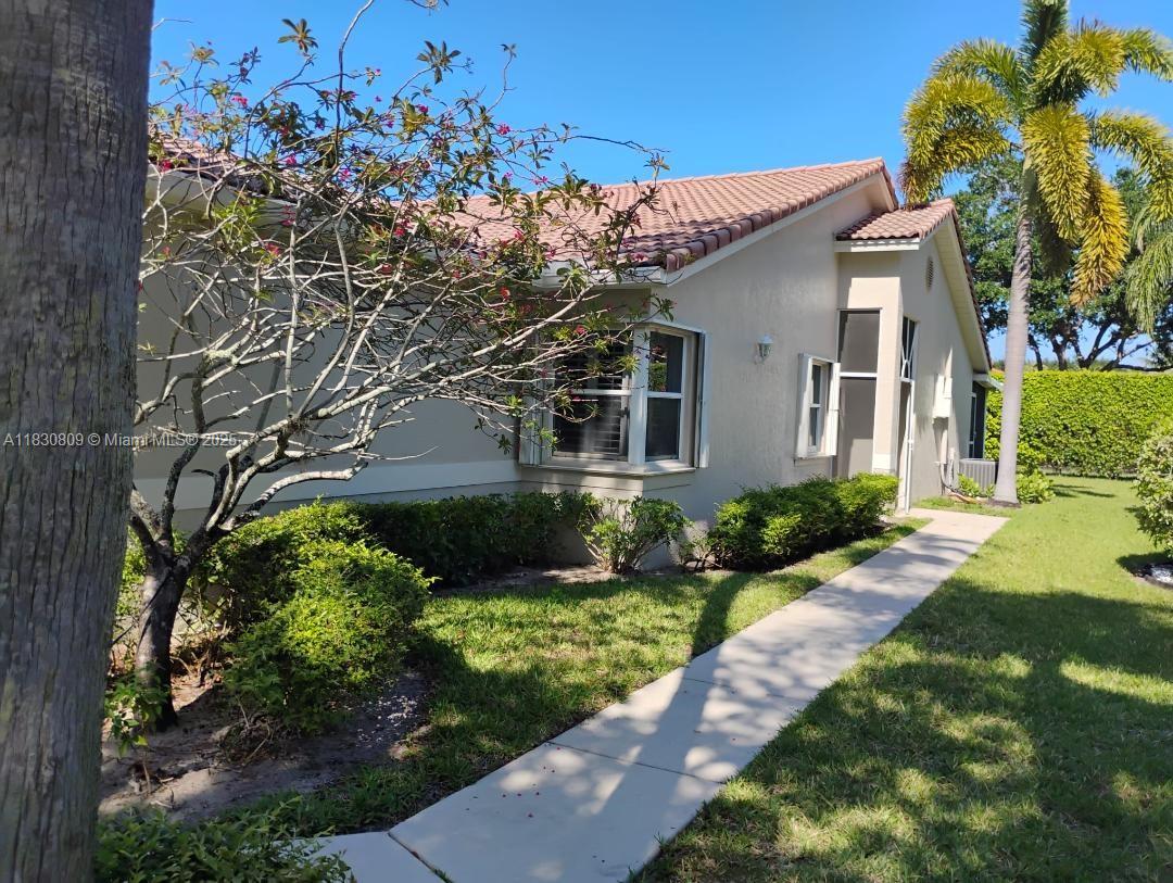 BEAUTIFUL HOUSE , ALL TILES, NEW APPLIANCES, HURRICANE PANELS, 2 BED +DEN AND 2 BATH, YOU ONLY NEED TO ADD A DOOR TO CONVERT IT INTO 3 ROOMS, WASHER AND DRYER, A/C LIKE NEW, PATIO / PORCH, === 55+ COMMUNITY === POOL, GATE COMMUNITY, GYM, TENNIS == BOYNTON BEACH
