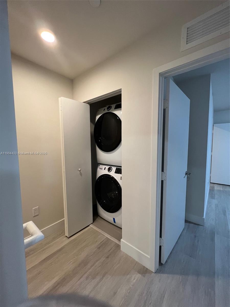 RIVERWOOD - Residential Lease