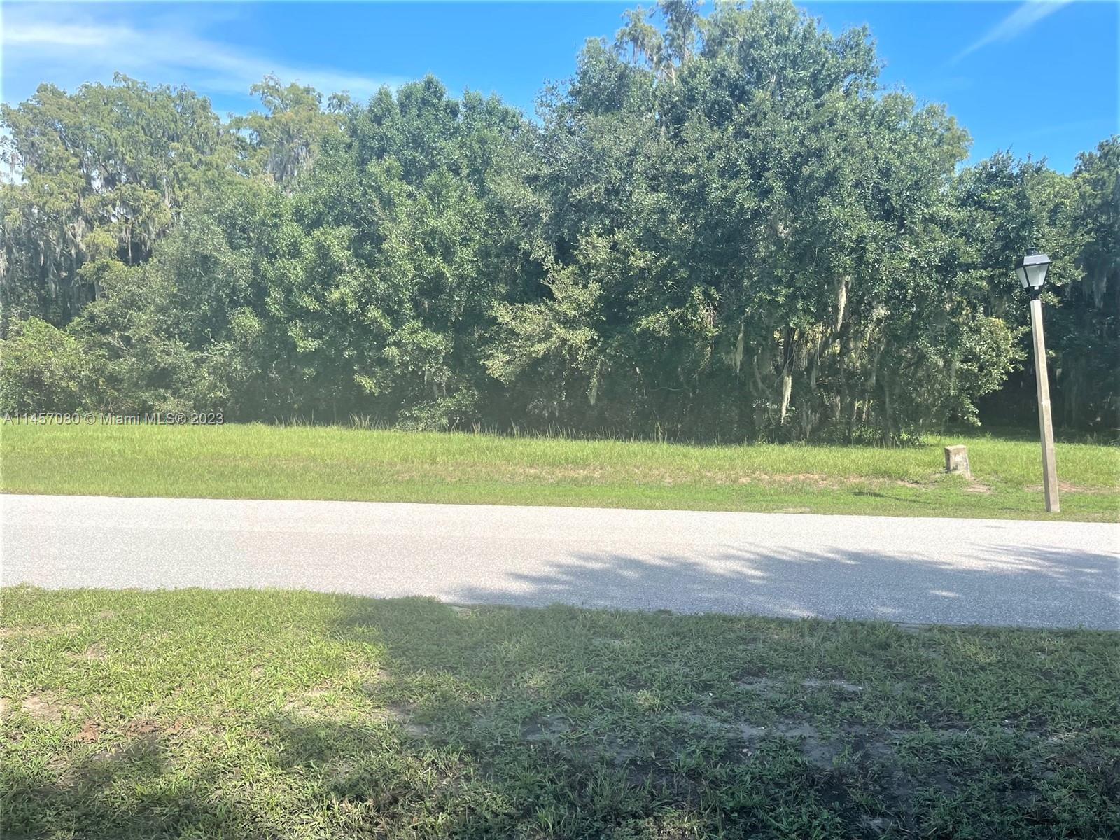 Beautiful lot in a desirable & growing community with new builds and close to Lake Istokpoga. About 2+ miles to boat ramp for a great fun day of boating and fishing. Lot is walking distance to community park with big open spaces, shuffleboard, tennis courts, pavilion with picnic tables and bathrooms for your enjoyment, comfort and relaxation. Low HOA. Come and build your dream home, Sebring and Highlands County welcome you.