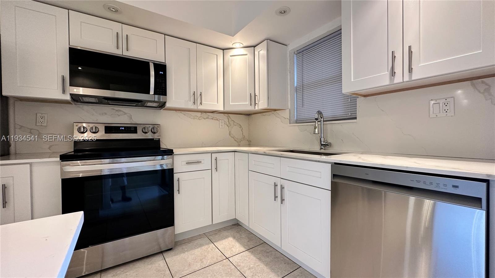 GREENS OF INVERRARY PHASE - Residential