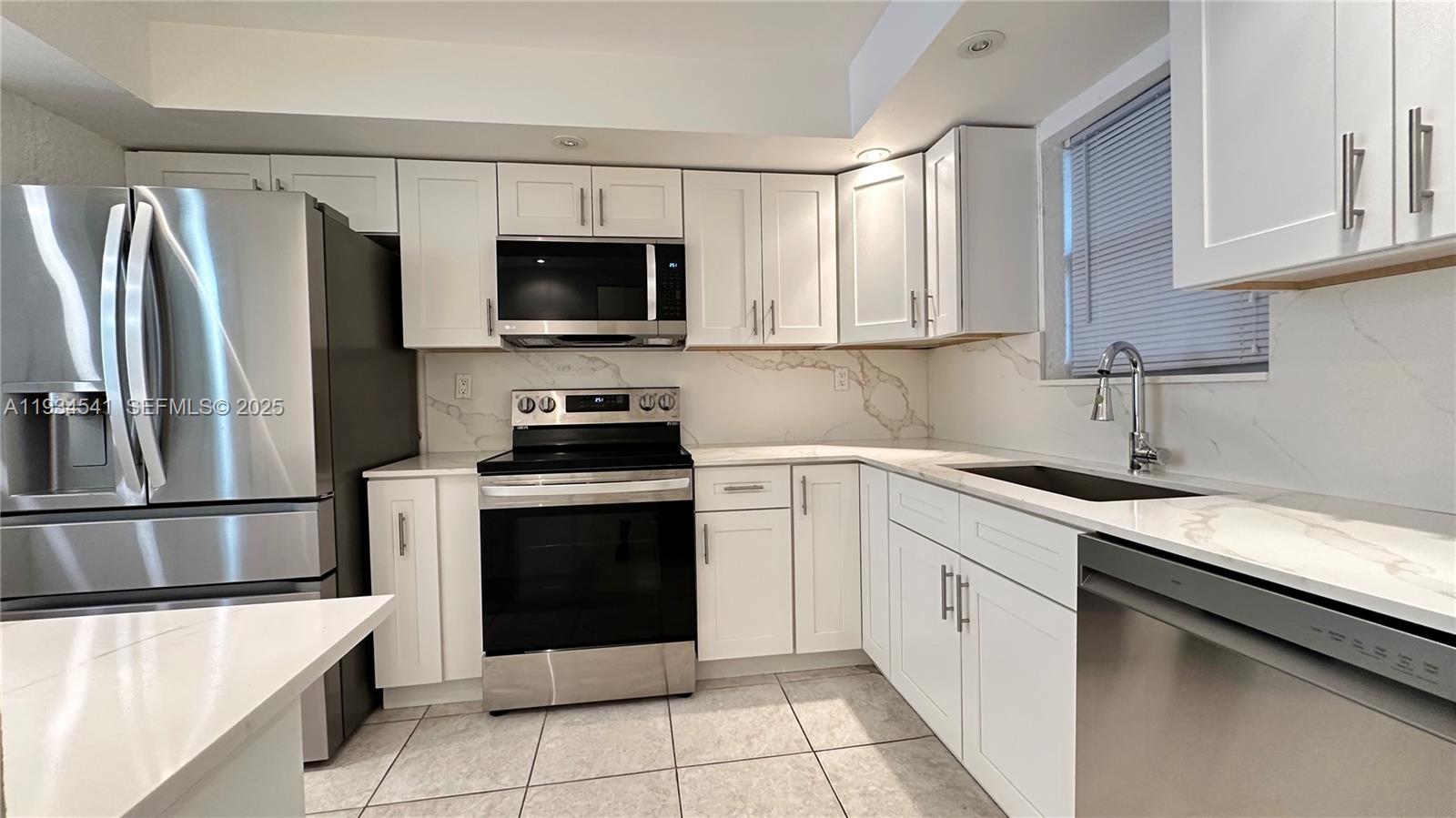 GREENS OF INVERRARY PHASE - Residential