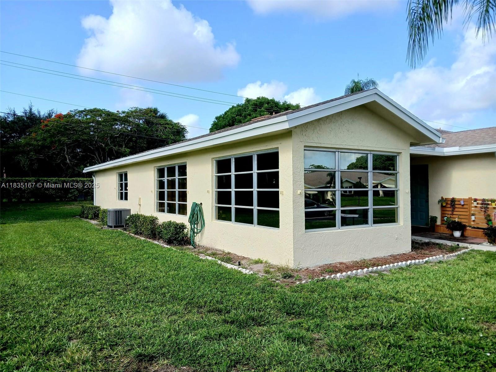 CORNER VILLA 1,200 SQ FT 2 BED 2 BATH WITH OFFICE ROOM, LOCATED IN VERY POPULAR MILLITARY & ATLANTIC AVE, ACROSS FROM BOYS MARKET, PUBLIX, CVS,WALGREEN WALKING DISTANCE TO MED OFFICES.
PARTLY RENOVATED UNIT, WALL TO WALL CLOSETS AND WALKING STORAGE ROOM.
AMENITIES INCLUDE EVERYTHING :
POOL, FITNESS ,TENNIC, BBQ AREA,LIBRARY, PIANO ROOM, CARDS ROOM, SHUTTLE.
CABLE, WIFI, LANSCAPING, TRUSH REMOVAL AND WASHER DRIYER 1 STEP FROM DOOR, PARKING FOR MULTIPLE CARS.
UNIT HAVE NEW AC 2024, NEW WATER HEATER AND NEW APLAINCES.
BUYER CAN HAVE KIDS 18 YERS OLD AND UP.
THIS IS 55 COMPLEX AND VERY WELL MANTAIN AND SECURE TO LIVE