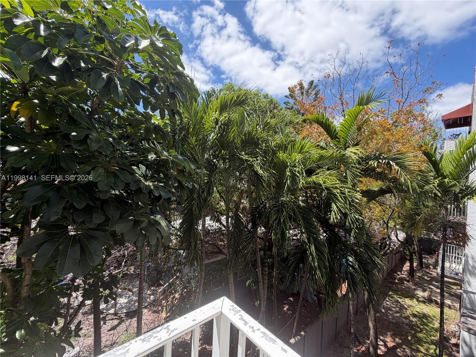 MELROSE APARTMENTS I COND - Residential Lease