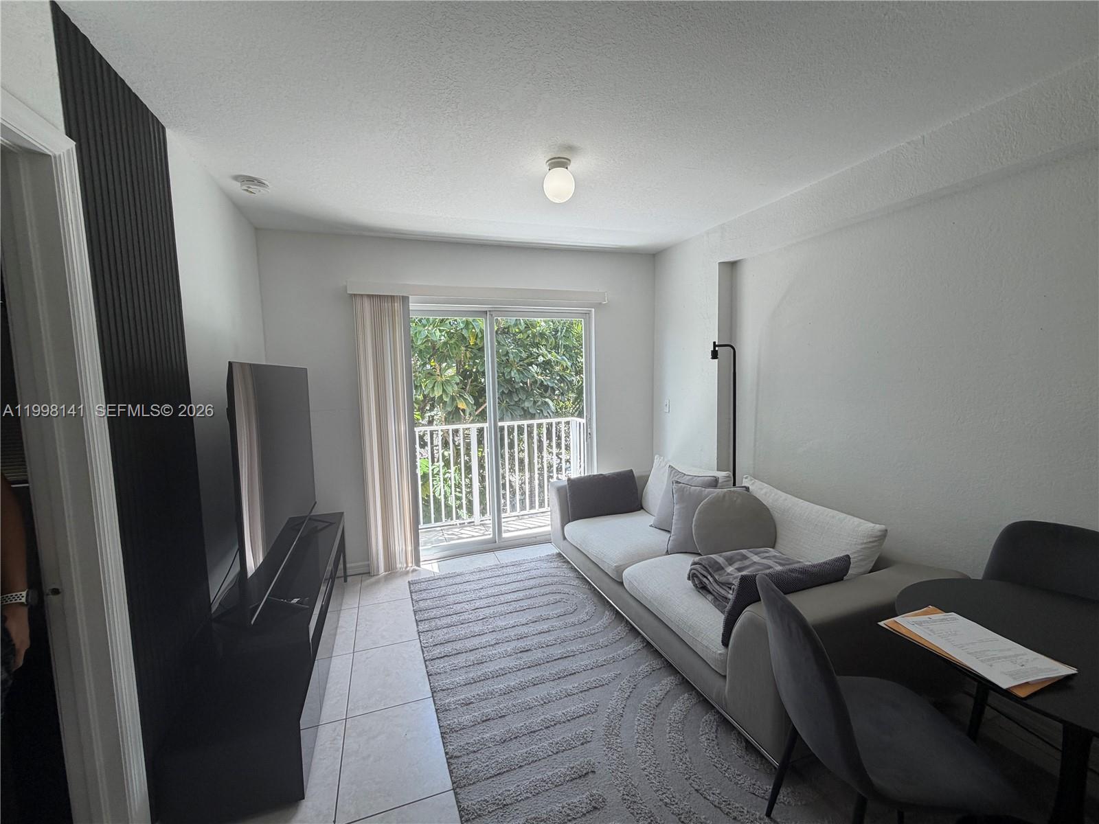 MELROSE APARTMENTS I COND - Residential Lease