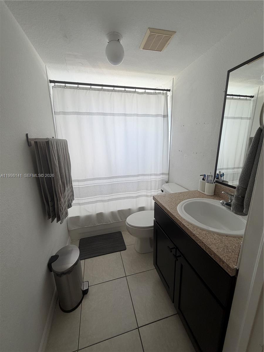 MELROSE APARTMENTS I COND - Residential Lease