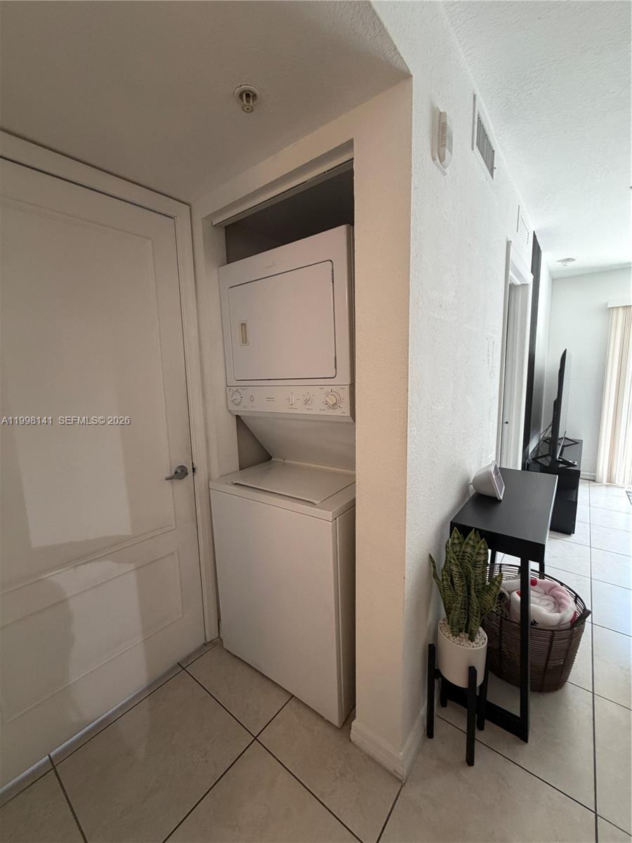 MELROSE APARTMENTS I COND - Residential Lease