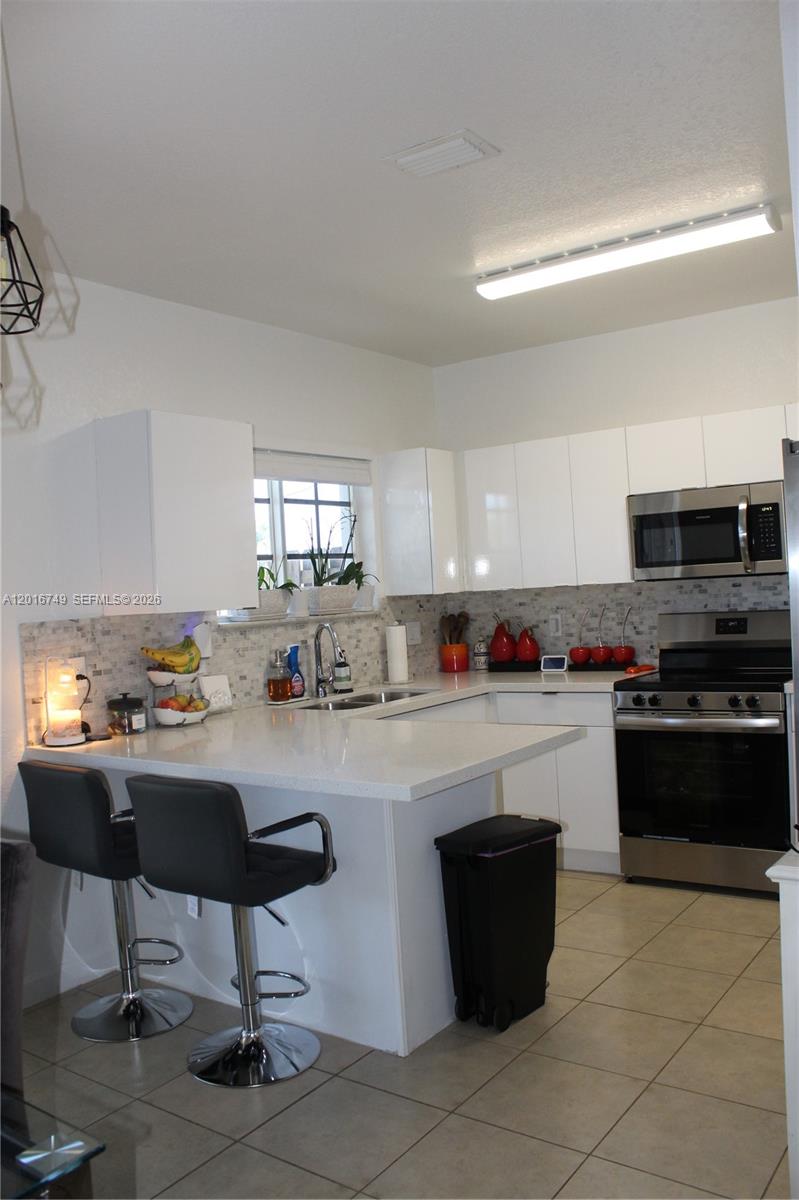 CARIBBEAN ISLES VILLAS CO - Residential Lease