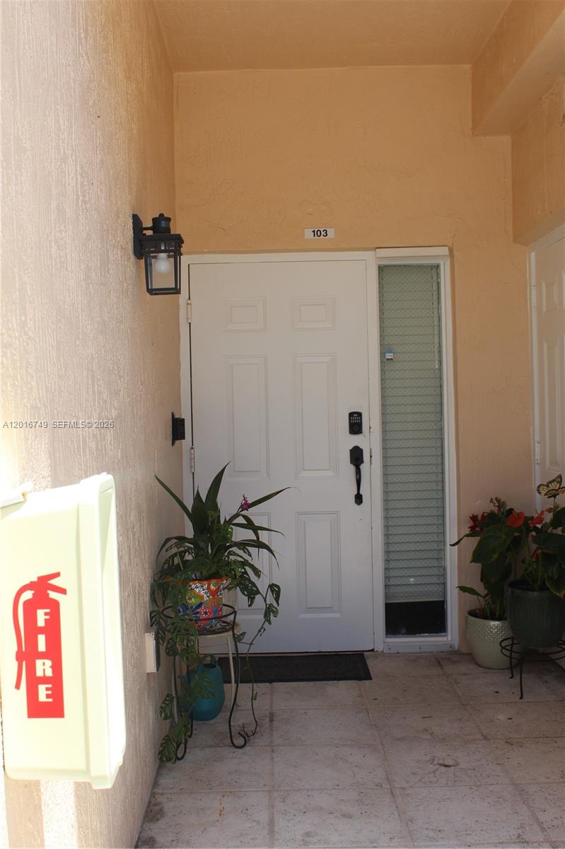 CARIBBEAN ISLES VILLAS CO - Residential Lease