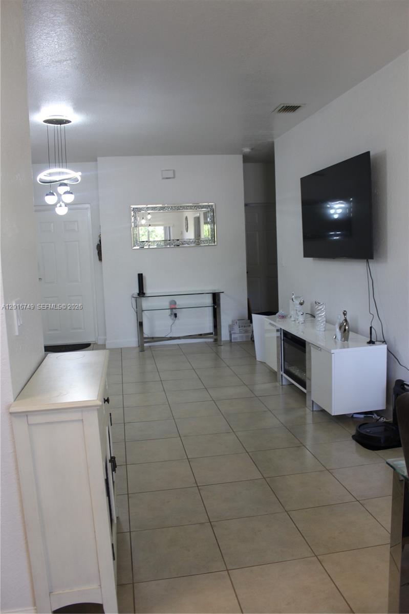 CARIBBEAN ISLES VILLAS CO - Residential Lease