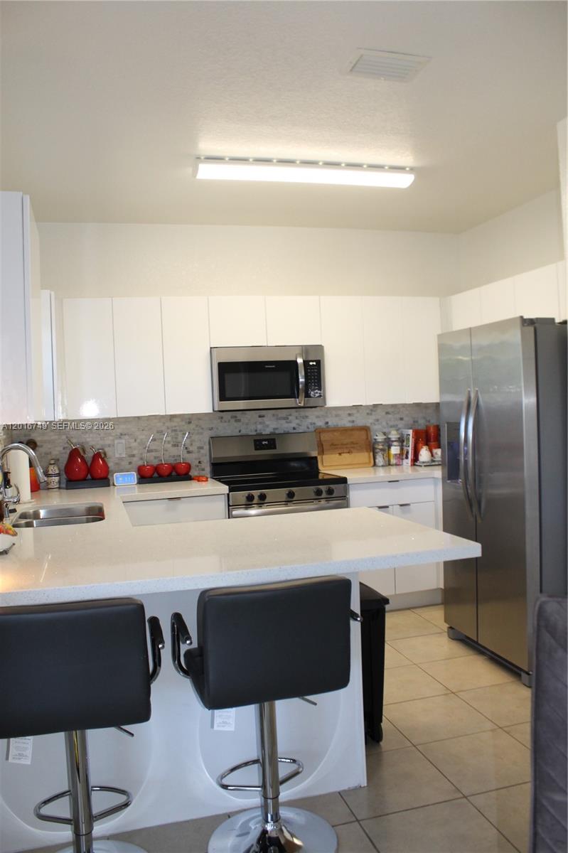 CARIBBEAN ISLES VILLAS CO - Residential Lease