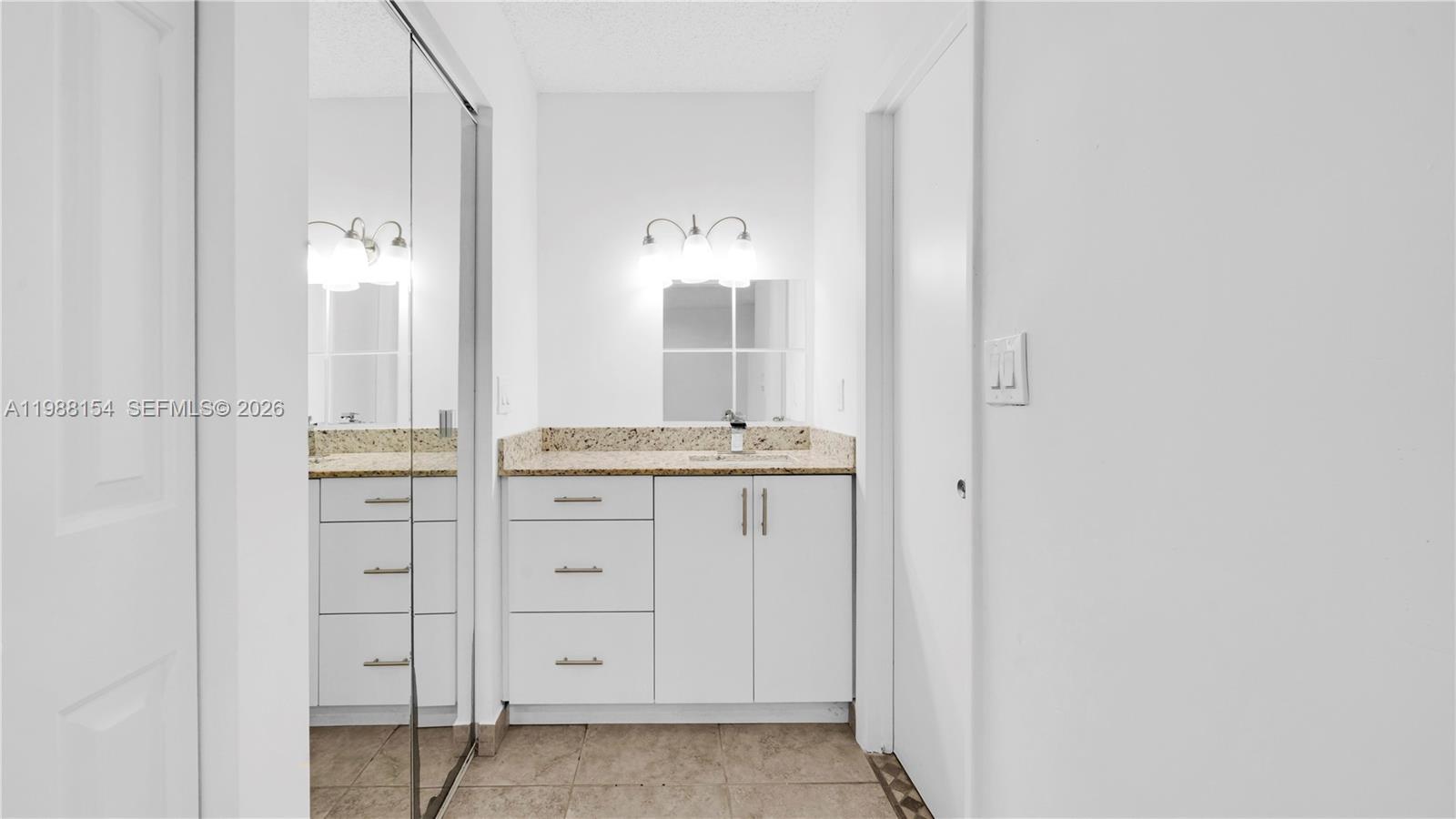 LA PLACIDA VILLAS - Residential Lease