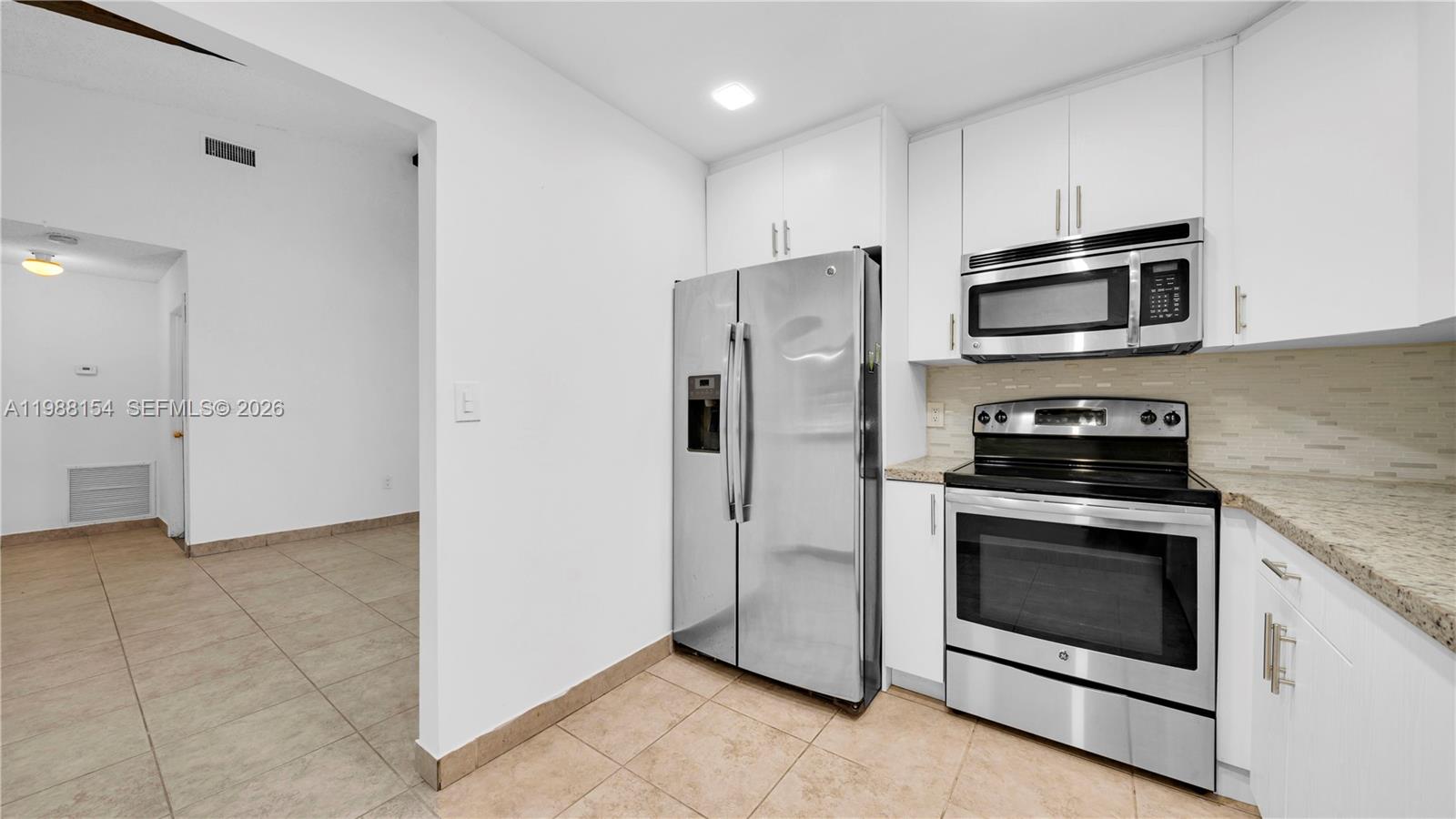 LA PLACIDA VILLAS - Residential Lease