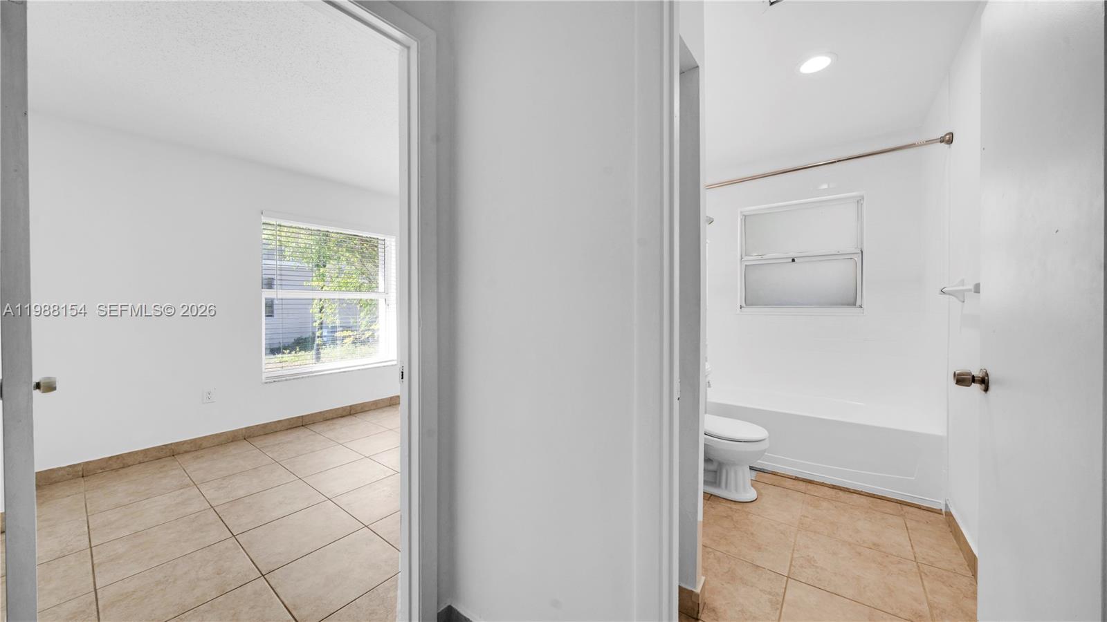 LA PLACIDA VILLAS - Residential Lease