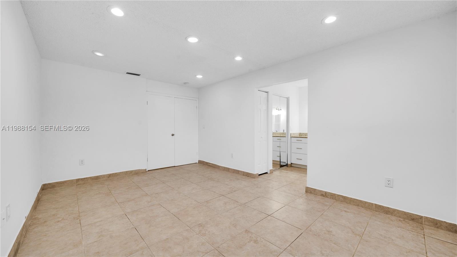 LA PLACIDA VILLAS - Residential Lease