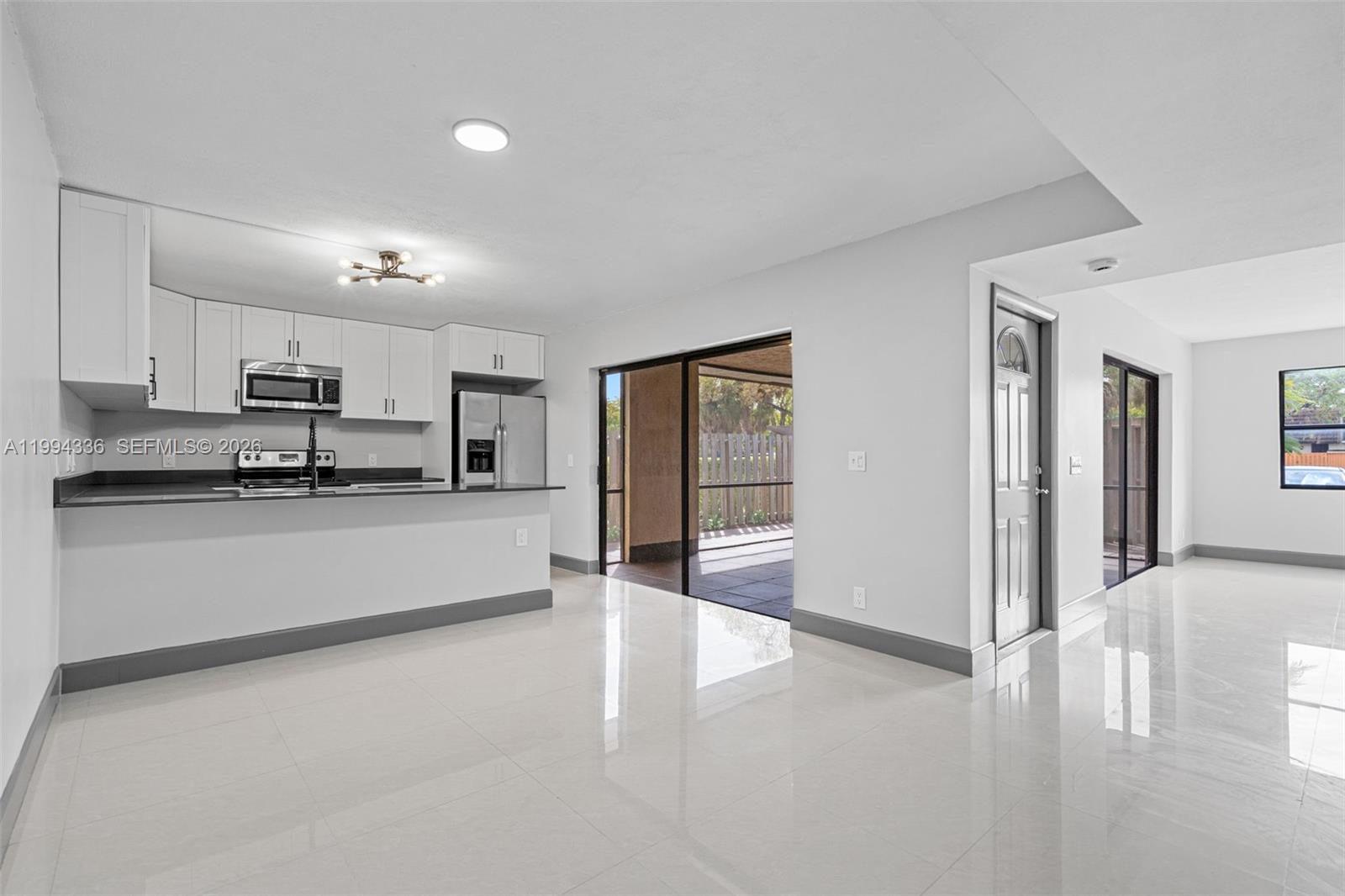 SPRINGTREE LAKES - Residential