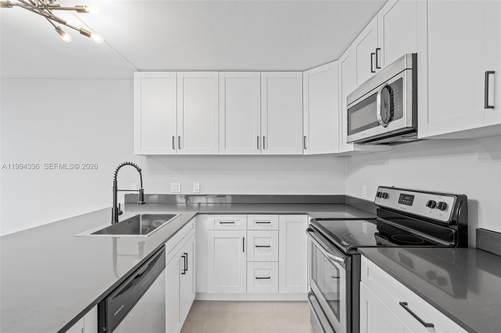 SPRINGTREE LAKES - Residential