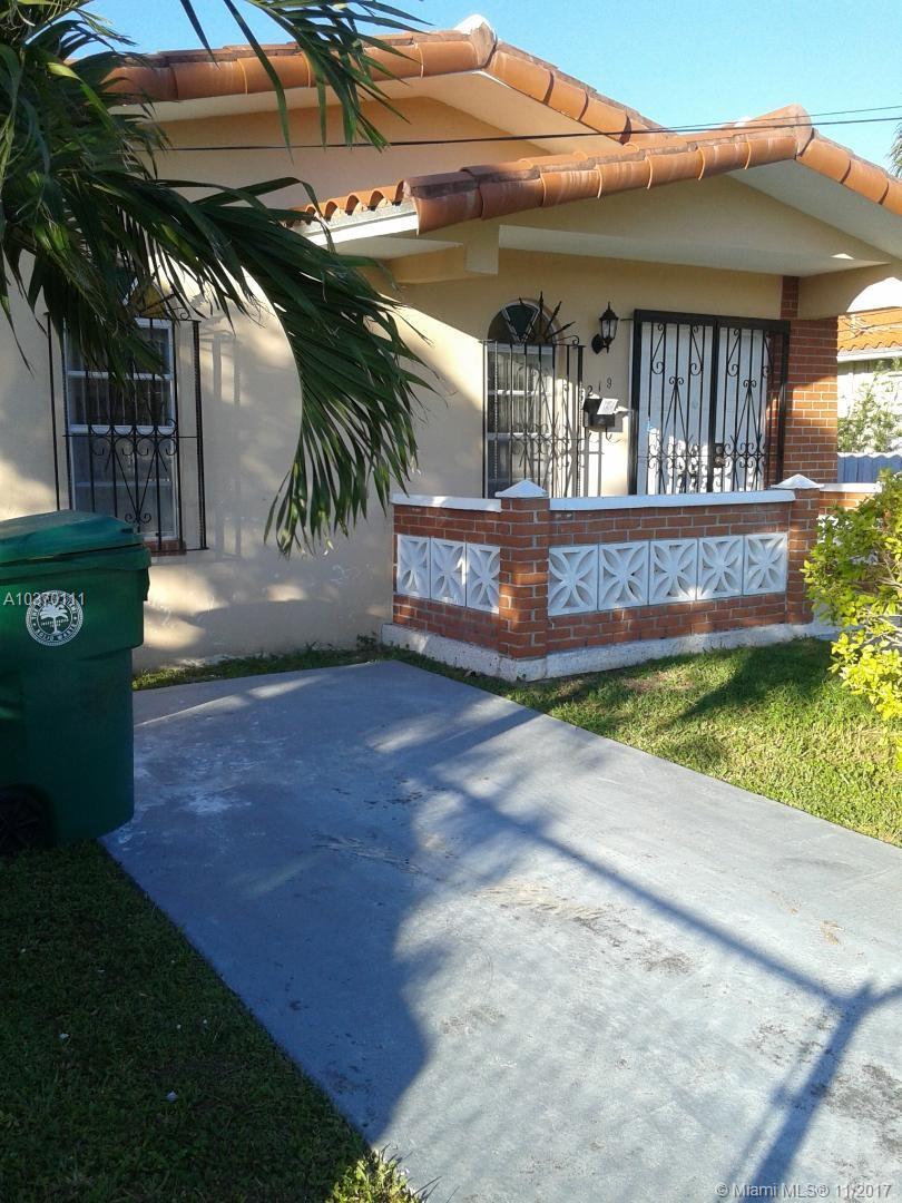 FRONT UNIT #3219 / DUPLEX 2 BEDROOMS & 1 BATH, RECENTLY PAINTED, NEW KITCHEN CABINETS, REMODELED BATHROOM, BRAND NEW CENTRAL A/C UNIT, NEW REFRIGERATOR, LAUNDRY ROOM (WASHER & DRYER "NOT INCLUDED/ tenant to get their own if prefers)1 PARKING SPACE IN FRONT / DRIVEWAY, READY TO MOVE IN, NO HOA, MINUTES FROM COCO-WALK, MIRACLE MILE'S SHOPS & RESTAURANTS, BRICKELL AREA, DOWNTOWN, MID-TOWN REST., LITTLE HAVANA'S NIGHT LIFE, KEY BISCAYNE, MIAMI BEACH, PERFECTLY LOCATED @ SILVER BLUFF GARDENS. CALL LISTING AGENT FOR SHOWING'S APPOINTMENT, 24 HRS. ADVANCED NOTICE REQUIRED.