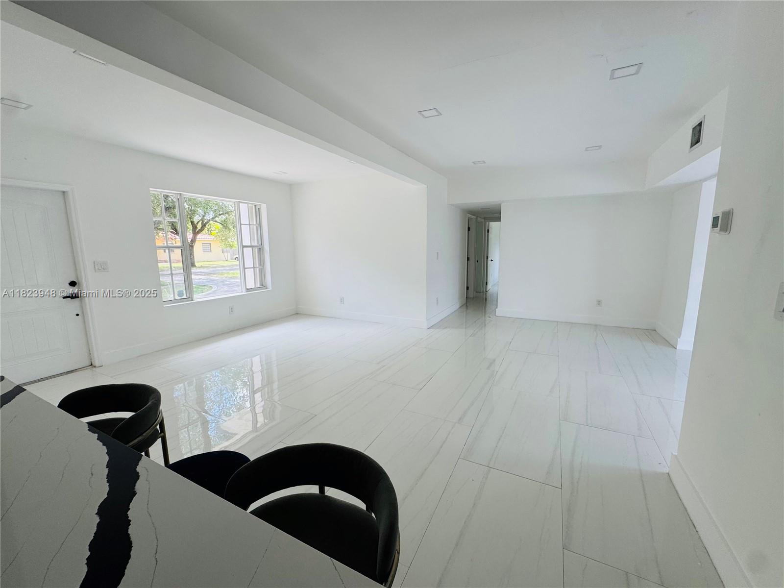 516 La Villa Dr