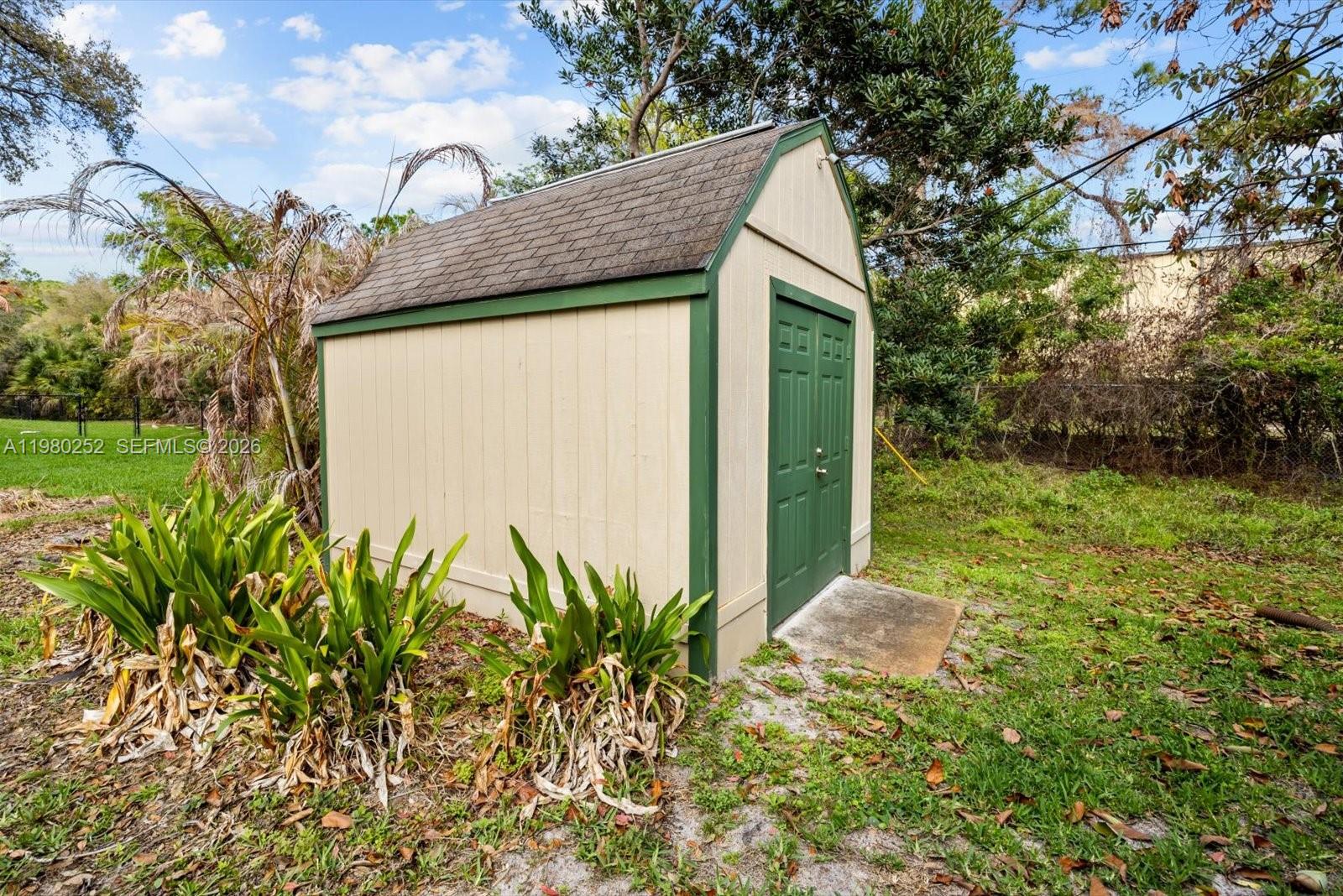 WEST MEADOWS - Residential