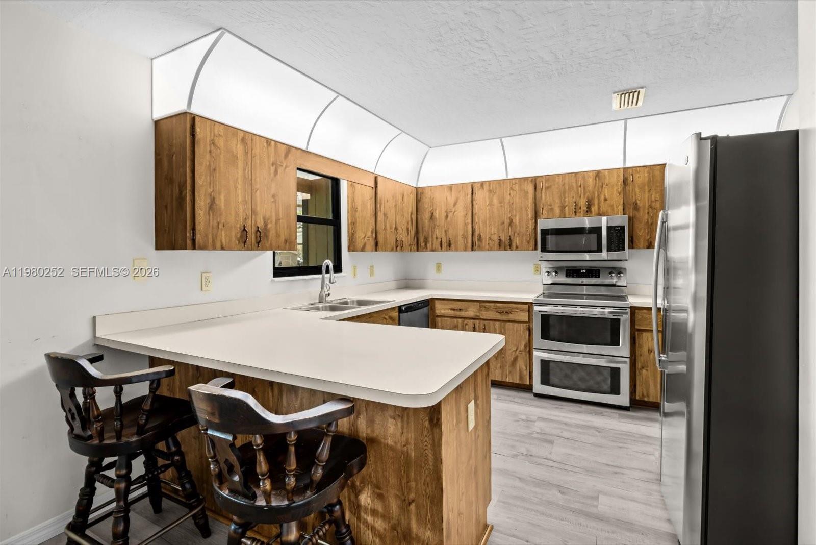 WEST MEADOWS - Residential