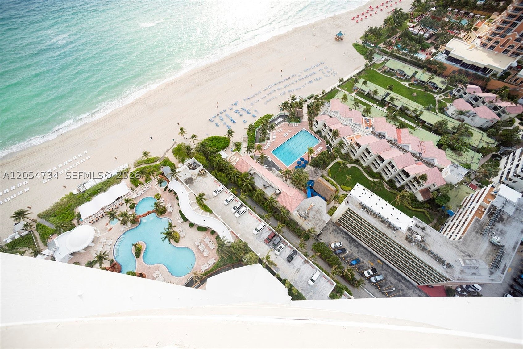 18001 Collins Ave 2711
