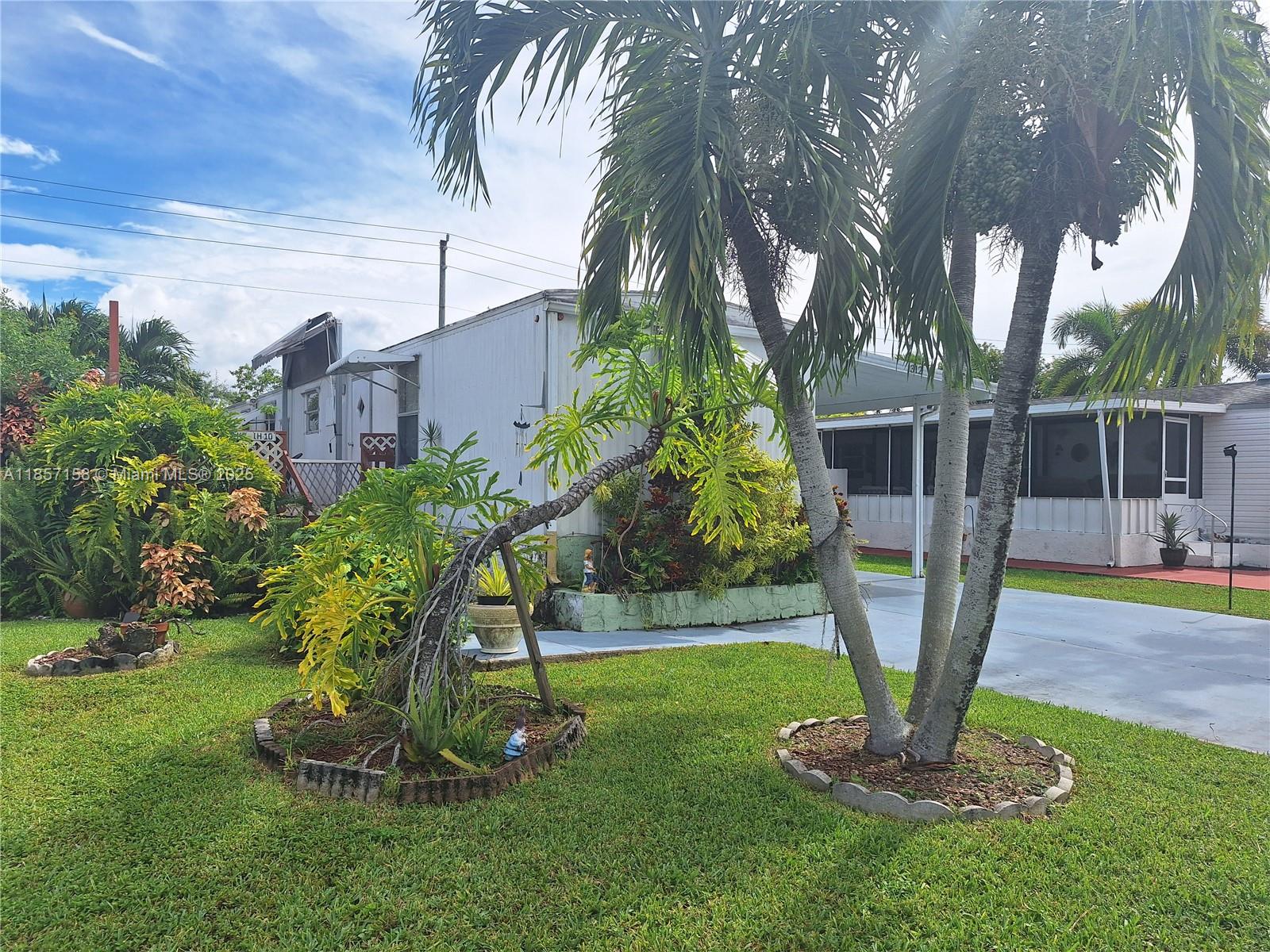 GATEWAY WEST CONDO - Residential