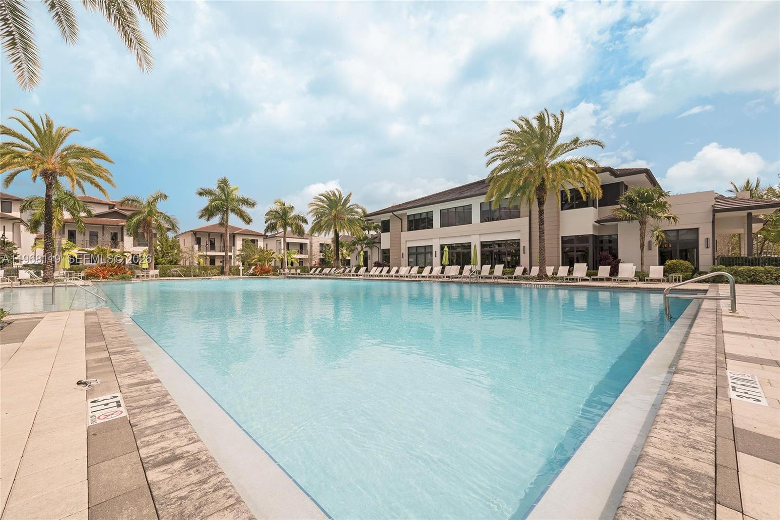 CANARIAS EAST - Residential