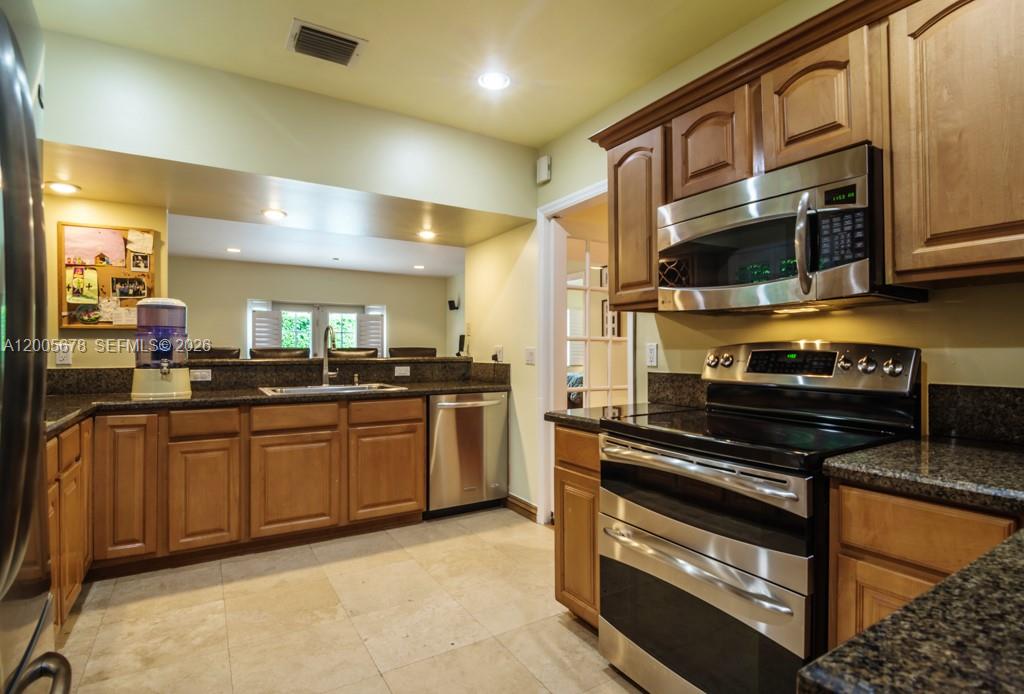 1237 Aduana Ave