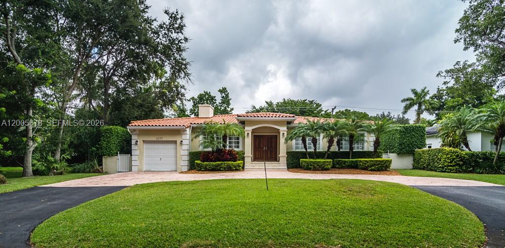 1237 Aduana Ave