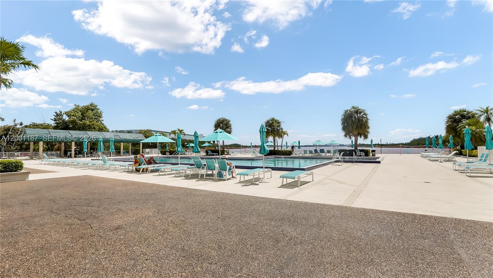 ARLEN HOUSE CONDO - Residential