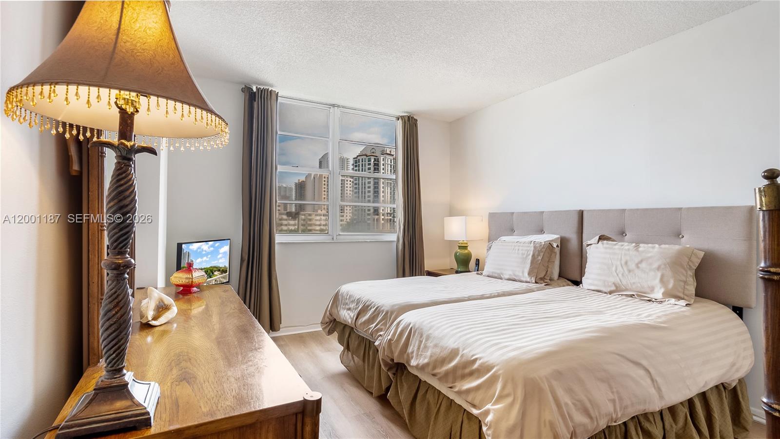 ARLEN HOUSE CONDO - Residential