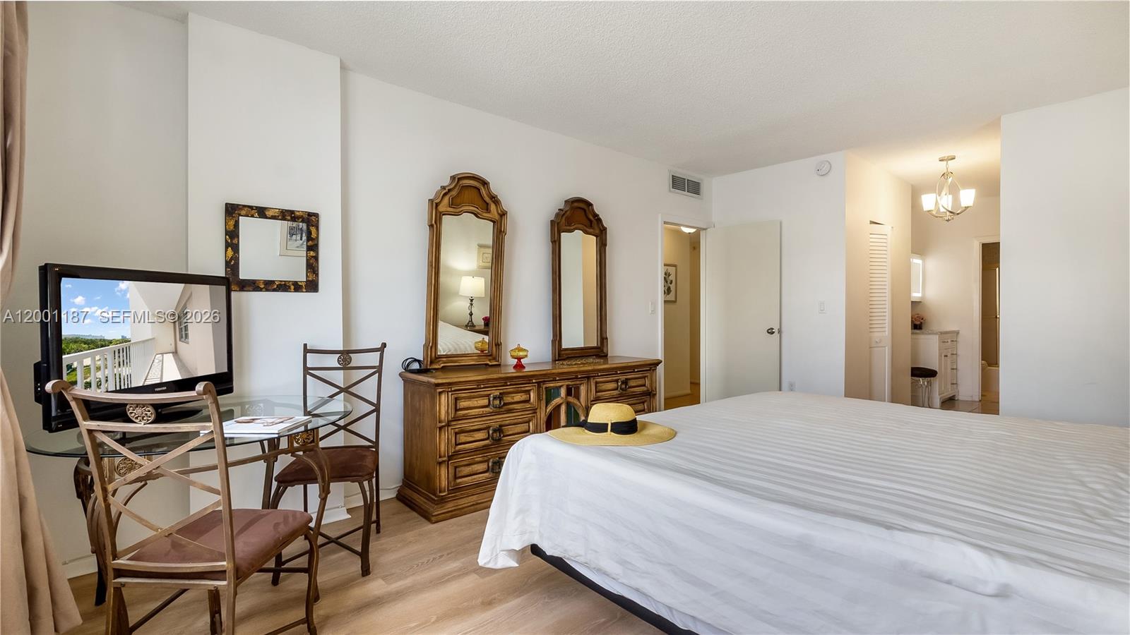 ARLEN HOUSE CONDO - Residential