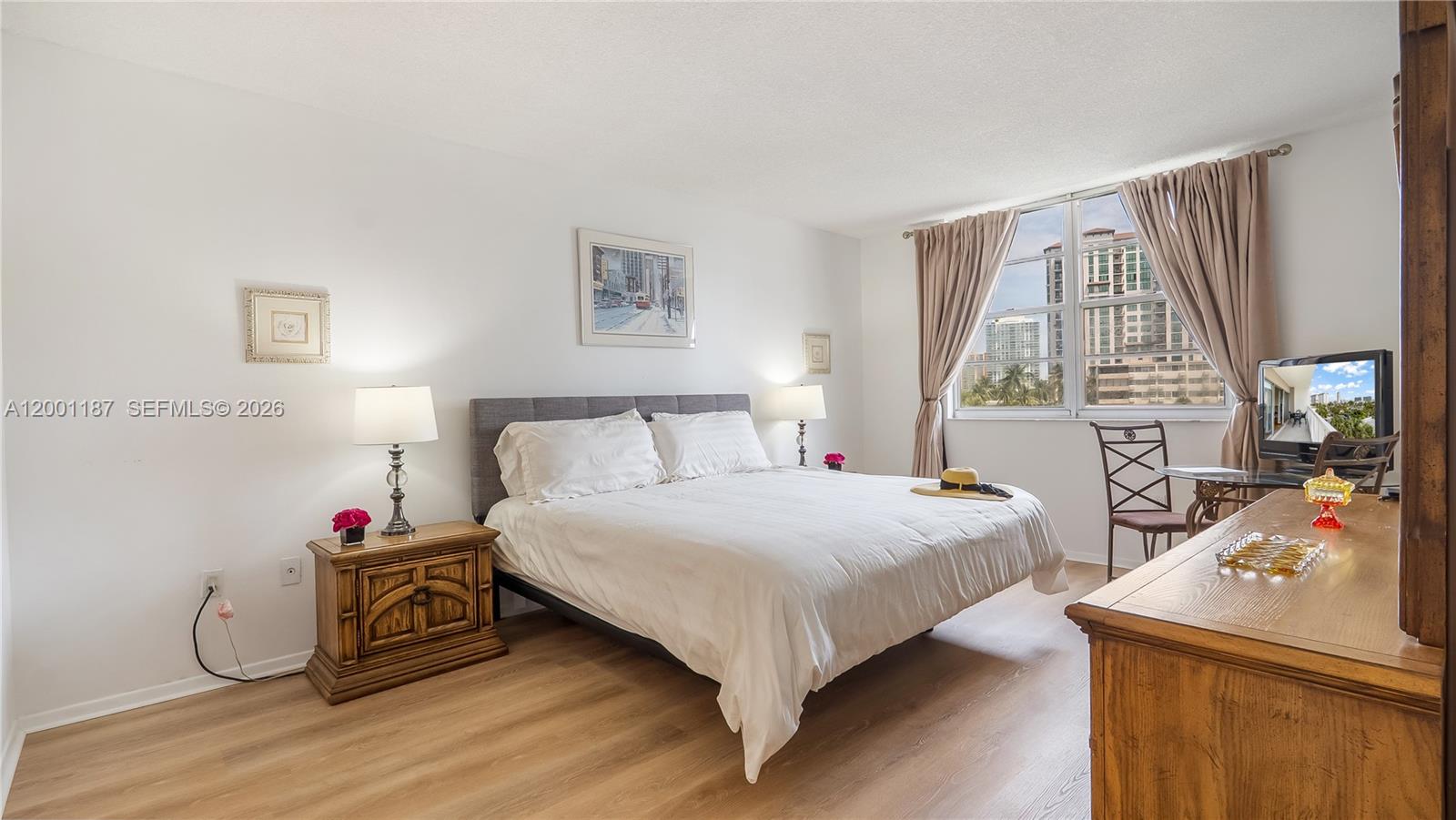 ARLEN HOUSE CONDO - Residential