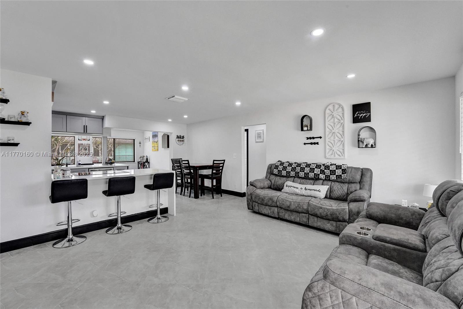 5610 NW 49th Ter