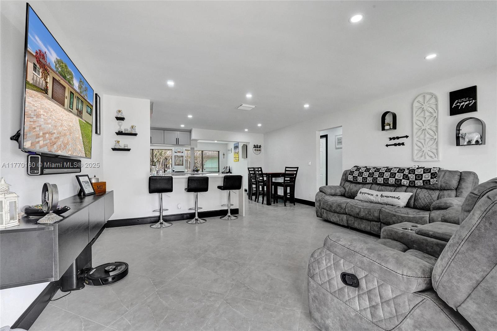 5610 NW 49th Ter