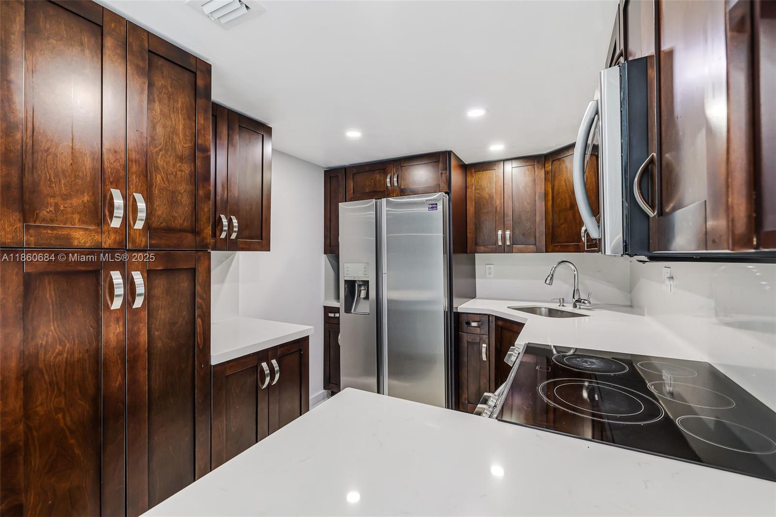 4705 NW 7th St 201-7