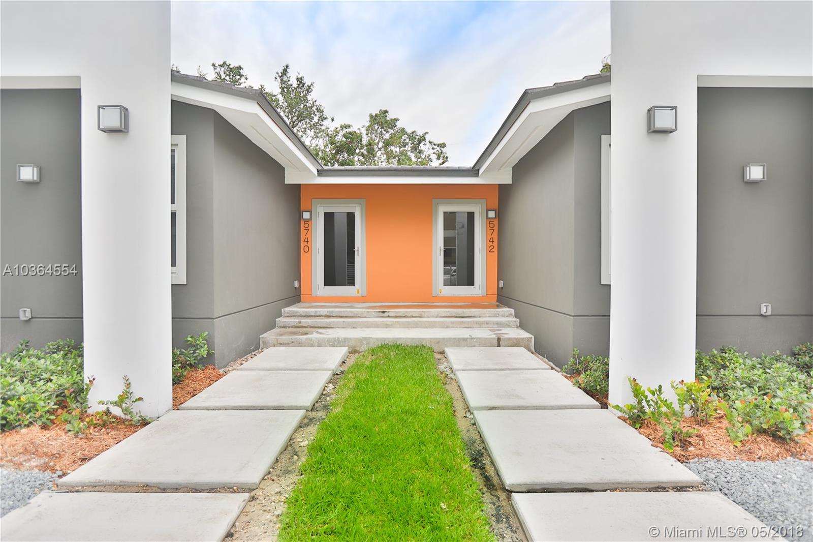 SUMMER SPECIAL: MOVE IN WITH ONLY 1 MONTH!!! WIFI, CABLE AND PARKING SPOTS INCLUDED! The Flats at House 57 is luxury dorm style housing across the street from the University of Miami. These are 4 bedroom, 4 bathroom units in which the bedrooms are individually rented out. Each bedroom has its own bathroom. Roommates share a kitchen, dining & living room space. 2 resort-style rooftop jacuzzis & rooftop lounge with BBQ stations & picnic garden. New construction. Washer/dryer in each unit. WILL HAVE ROOMMATES. 1 PERSON PER ROOM ONLY, THE PRICE IS PER PERSON. 4 PERSONS TO A UNIT, 1 PER ROOM/SHARED ROOM. NOW ACCEPTING 12 MONTH LEASES FOR AUGUST 2018!