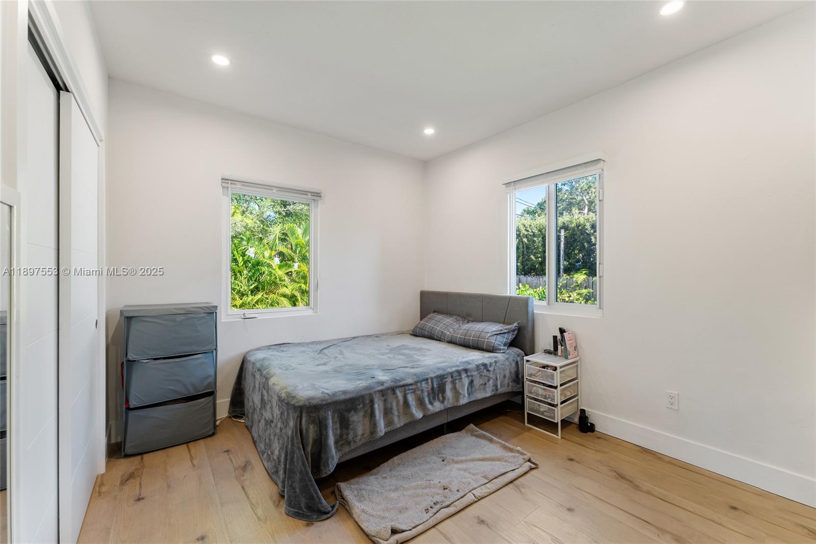SHADOWLAWN - Residential Income