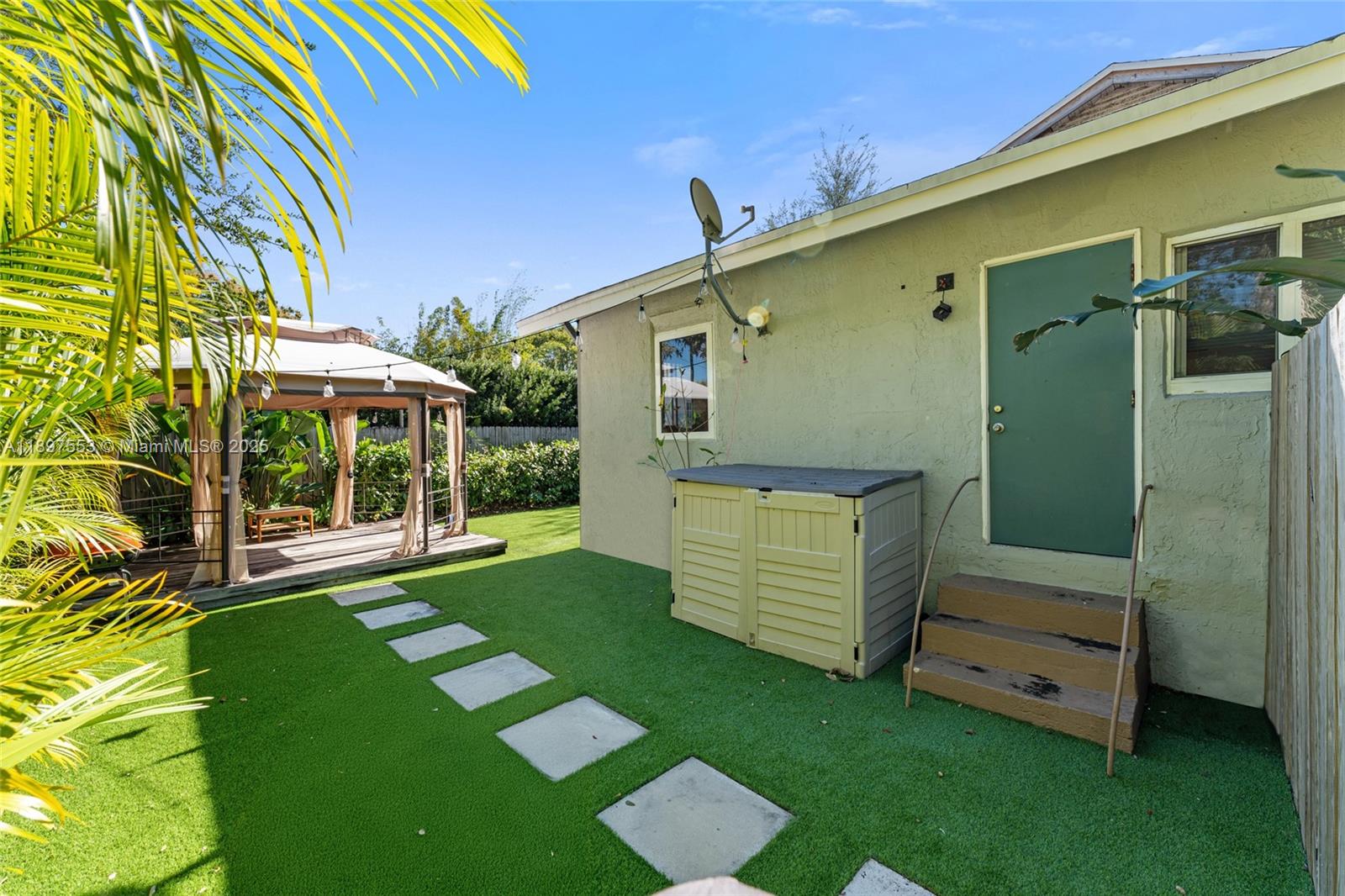 SHADOWLAWN - Residential Income