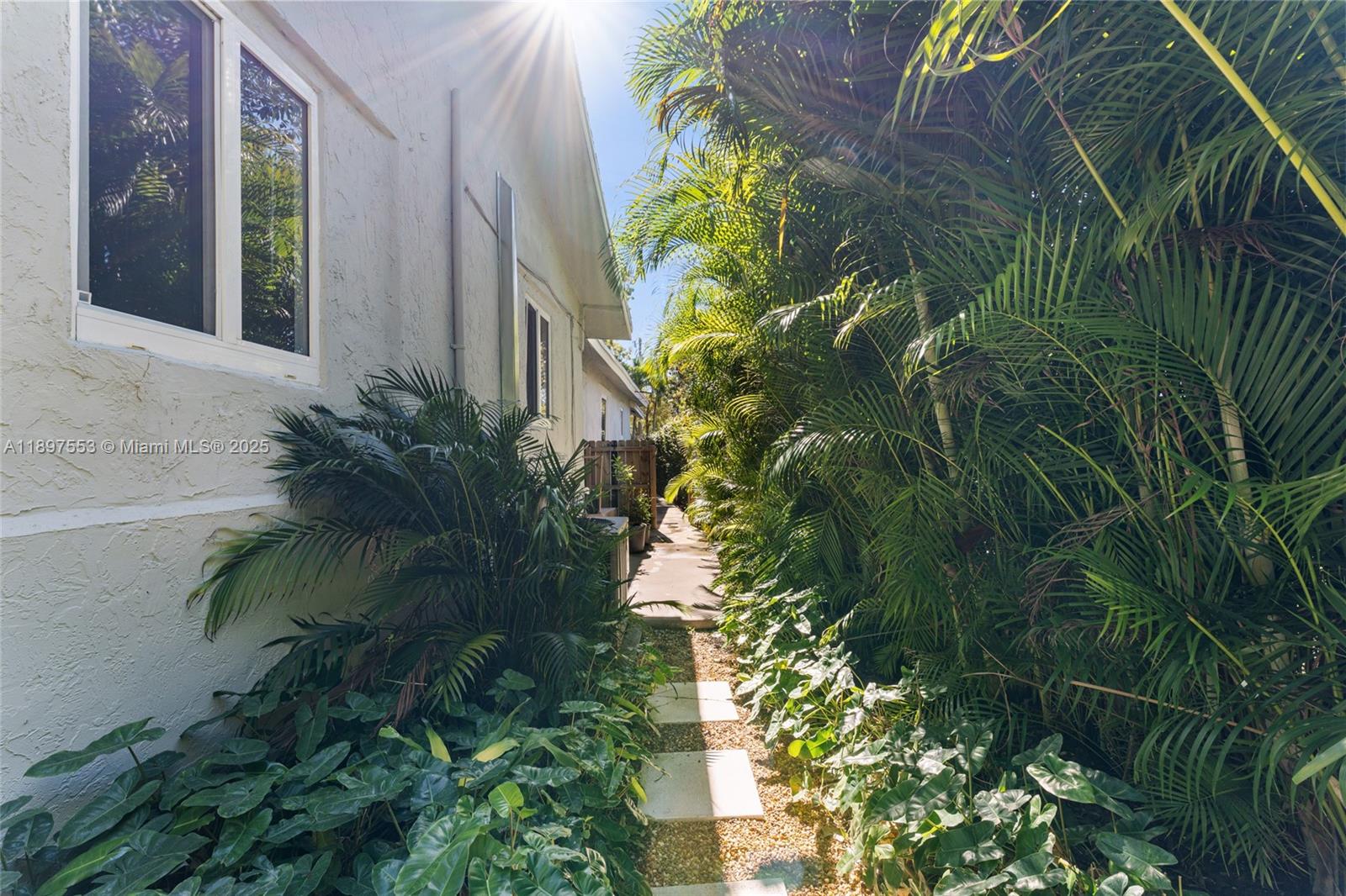 SHADOWLAWN - Residential Income