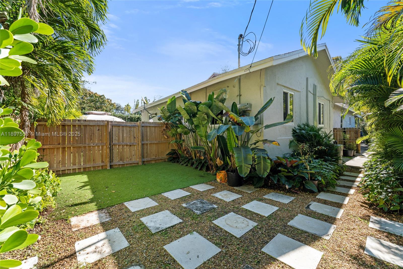 SHADOWLAWN - Residential Income