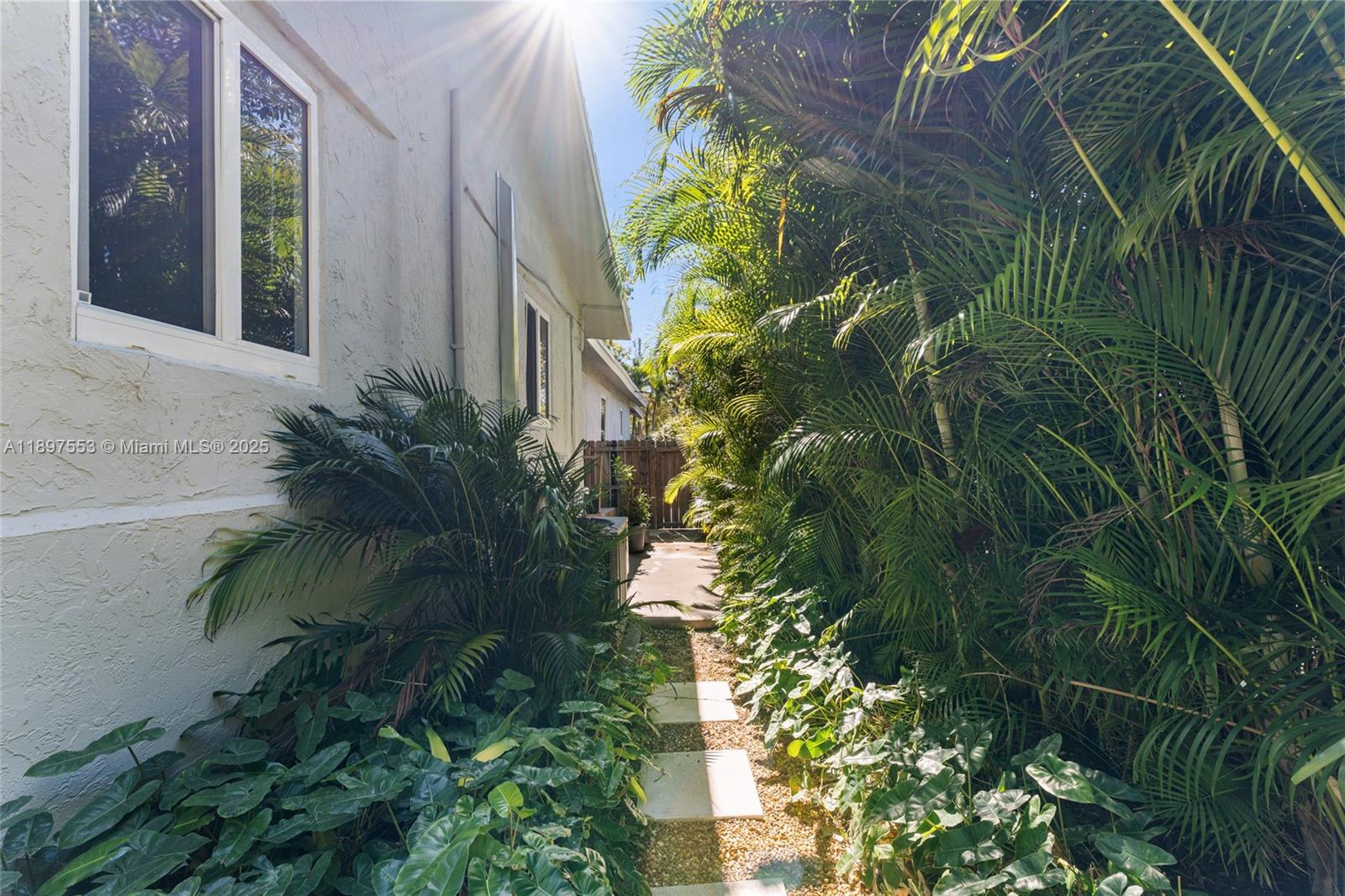 SHADOWLAWN - Residential Income