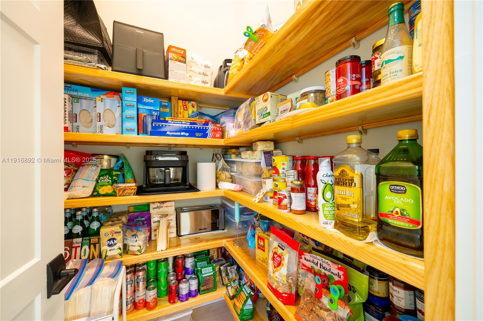 ARTISTRY REPLAT - Residential