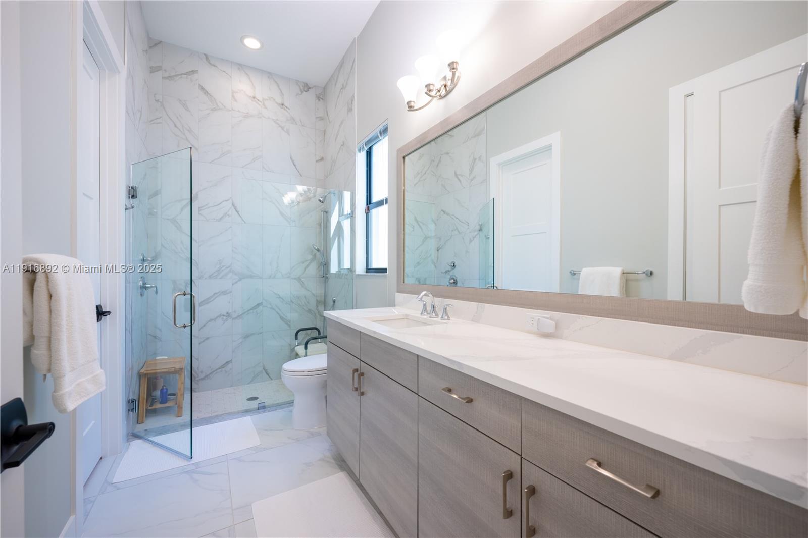 ARTISTRY REPLAT - Residential