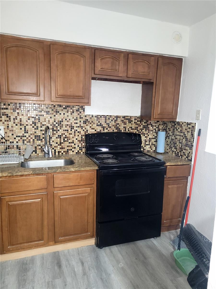 EARLINGTON HEIGHTS - Residential Income