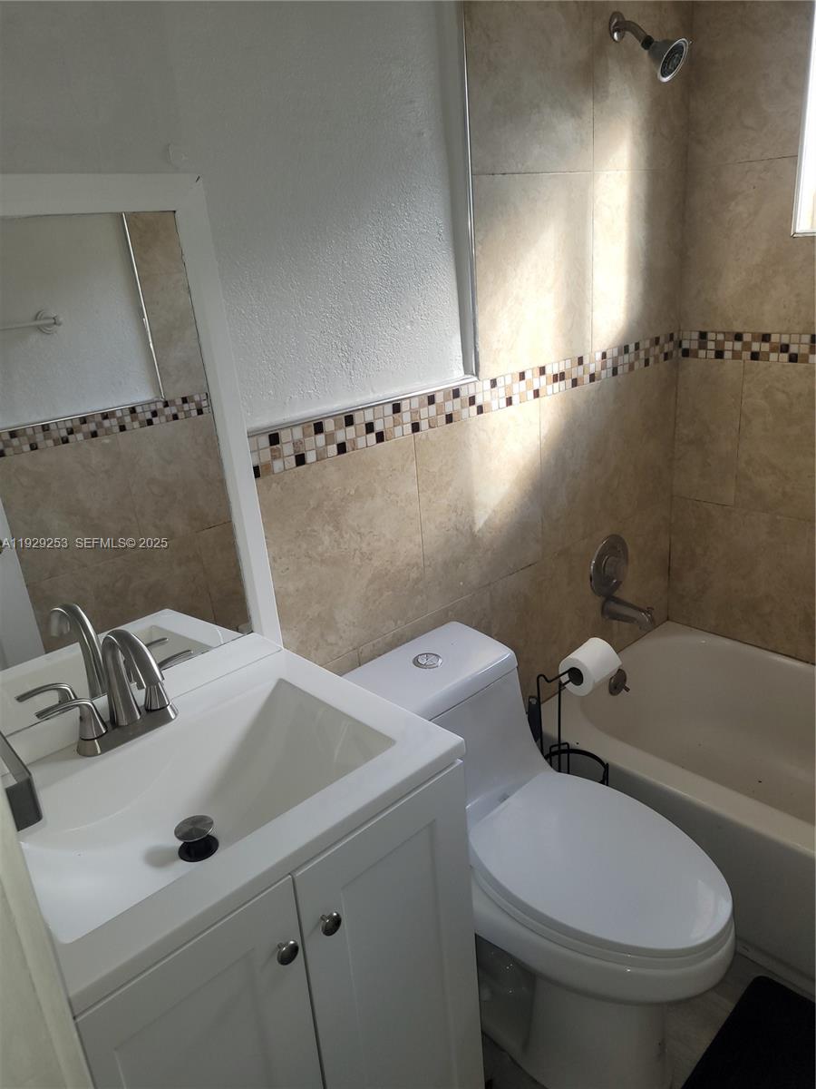 EARLINGTON HEIGHTS - Residential Income